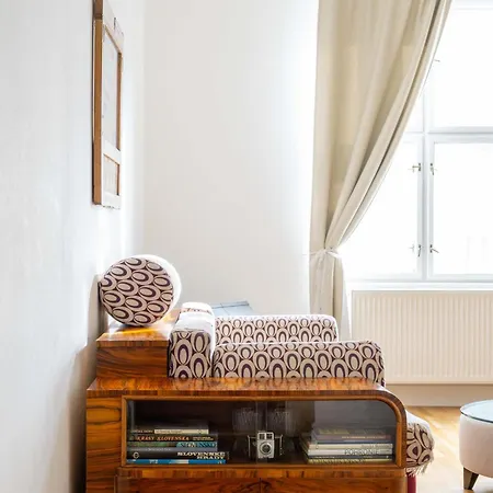 Elegantny Art Deco V Banskej Bystrici Apartamento Banská Bystrica