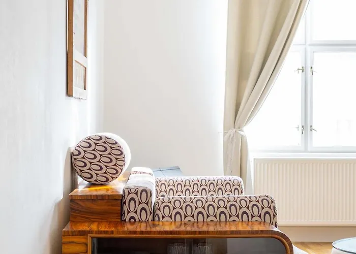 Elegantny Art Deco V Banskej Bystrici Apartman Besztercebánya